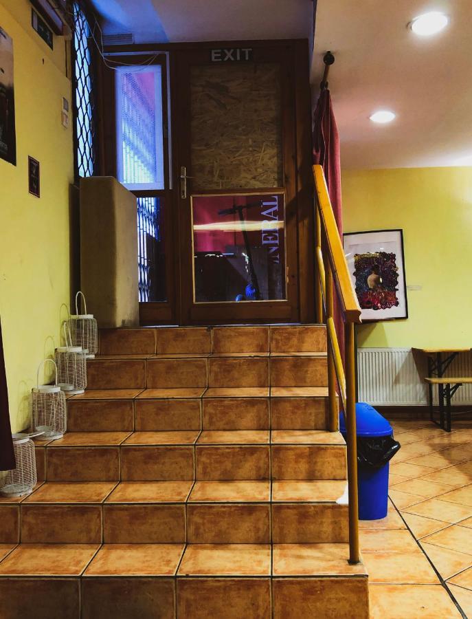 Whole Basement Former Pub3 For Bachelor / Bachelorette Party ブダペスト エクステリア 写真