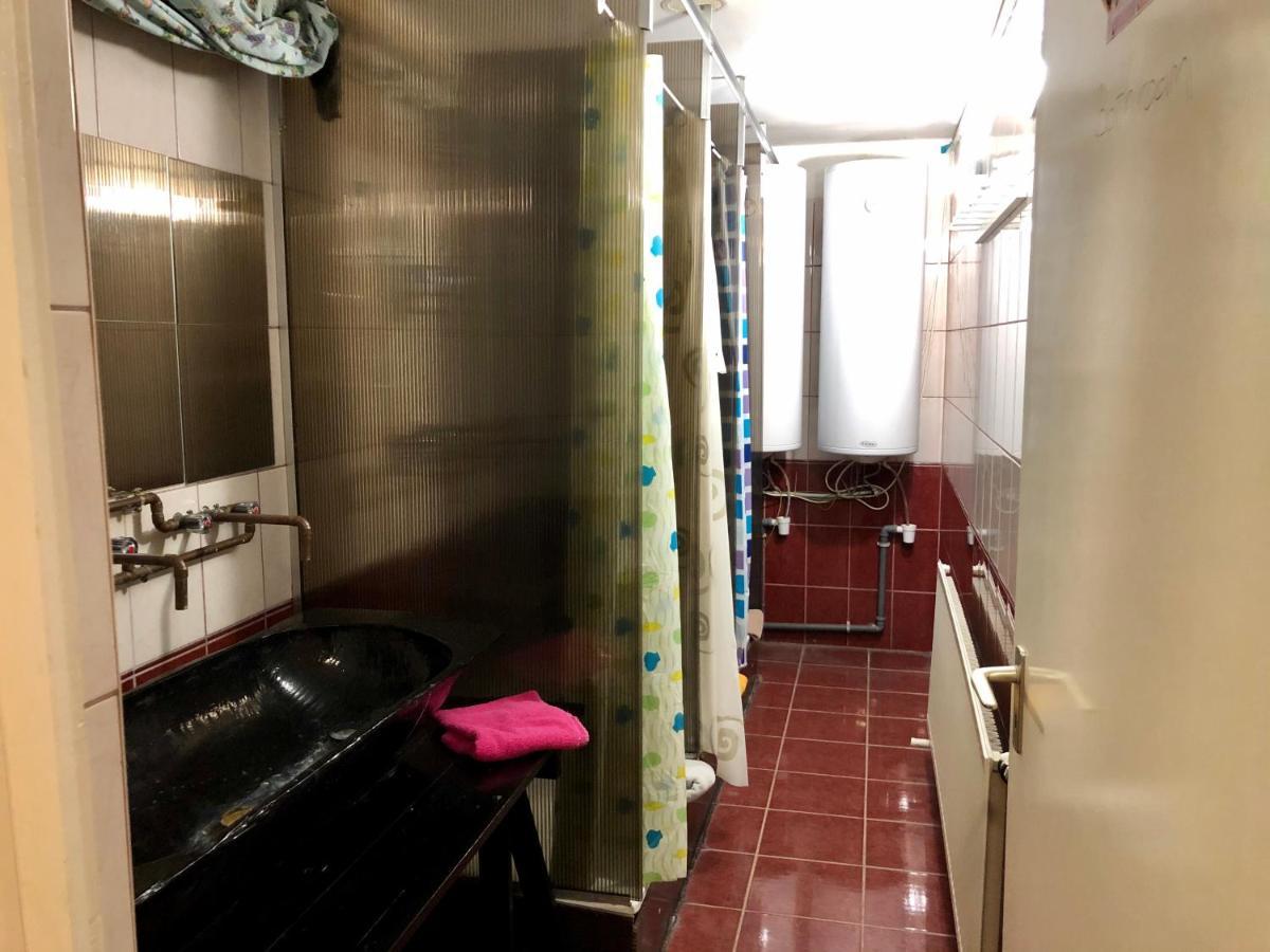 Whole Basement Former Pub3 For Bachelor / Bachelorette Party ブダペスト エクステリア 写真