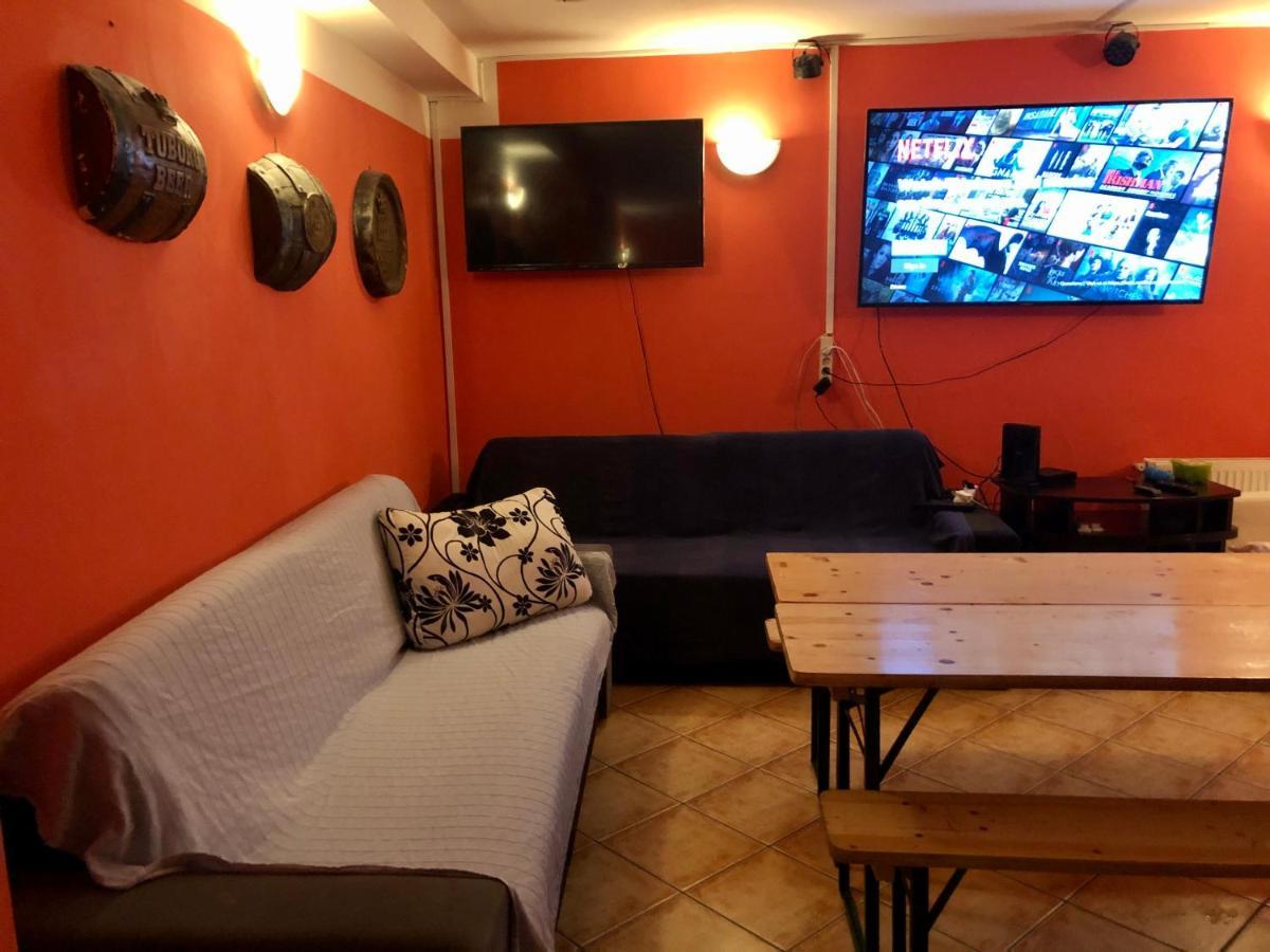 Whole Basement Former Pub3 For Bachelor / Bachelorette Party ブダペスト エクステリア 写真