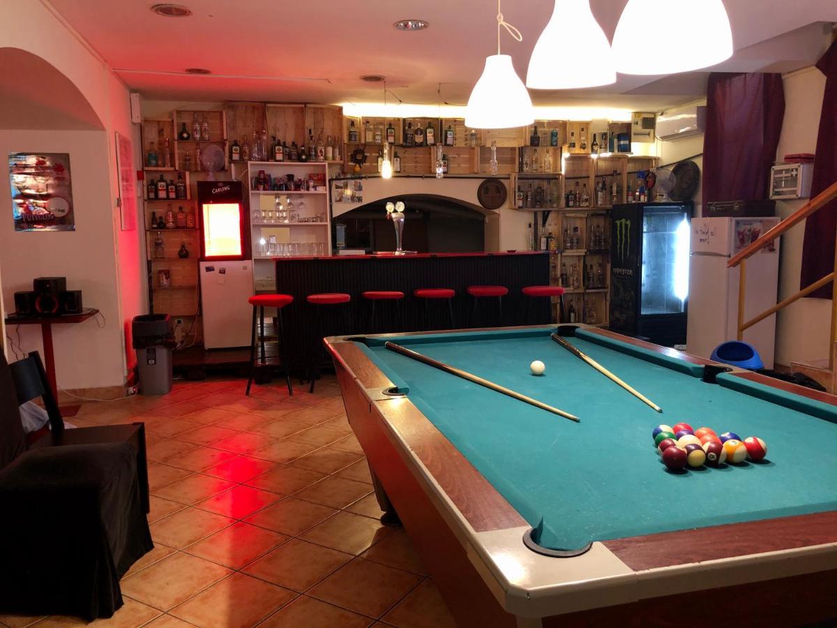 Whole Basement Former Pub3 For Bachelor / Bachelorette Party ブダペスト エクステリア 写真